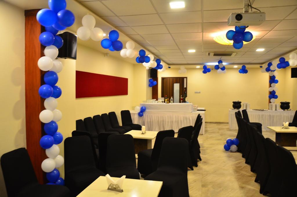 Hotel Green Olive Aurangabad  Bagian luar foto