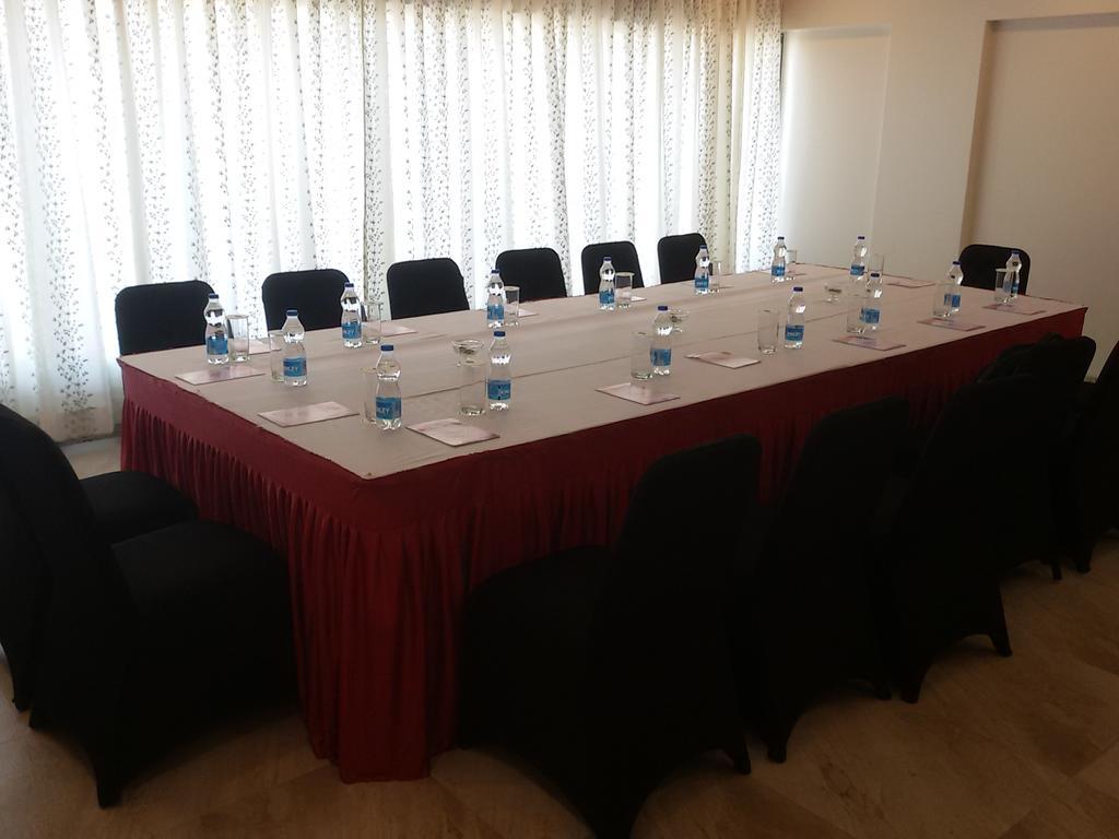 Hotel Green Olive Aurangabad  Bagian luar foto