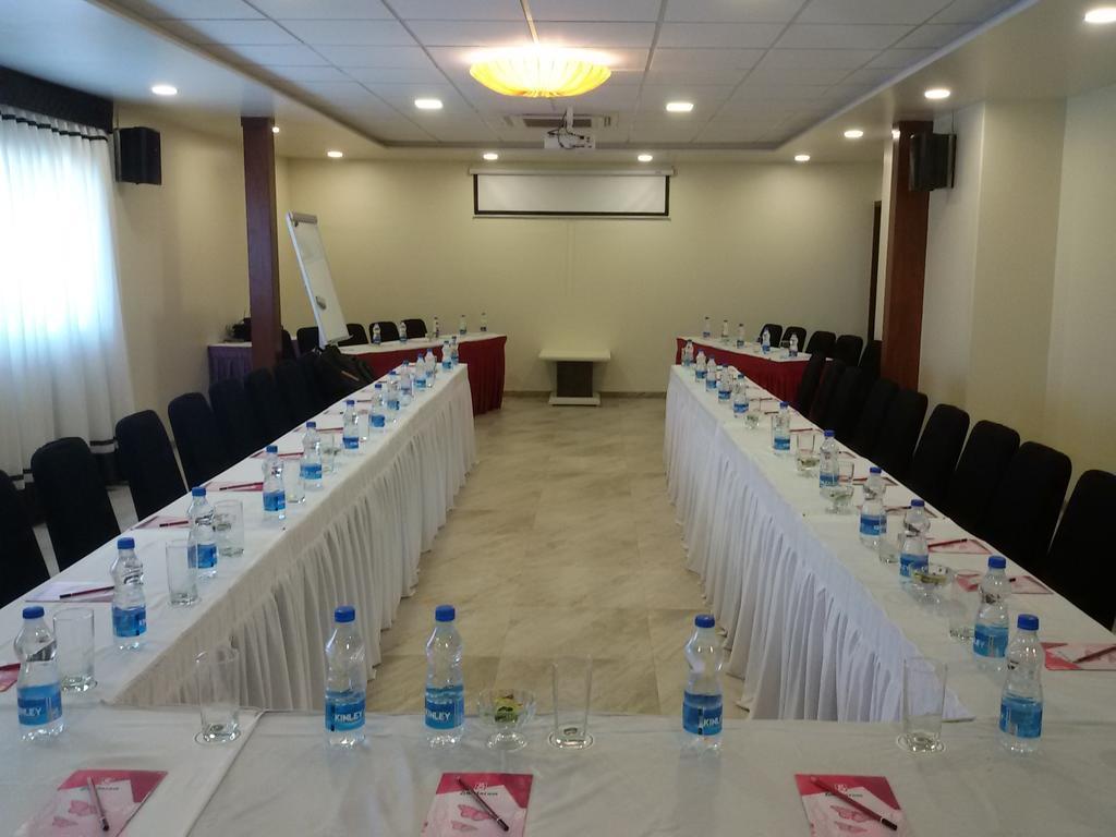 Hotel Green Olive Aurangabad  Bagian luar foto