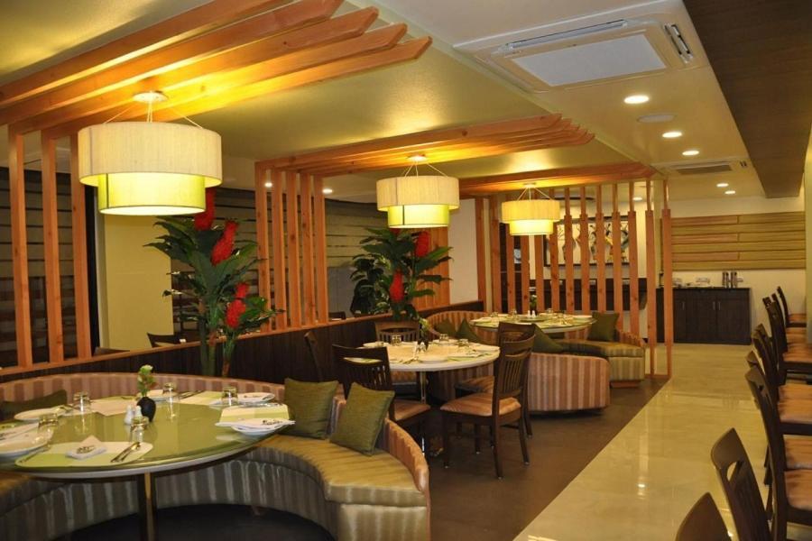 Hotel Green Olive Aurangabad  Bagian luar foto