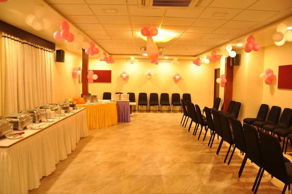 Hotel Green Olive Aurangabad  Bagian luar foto