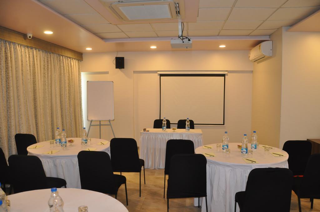 Hotel Green Olive Aurangabad  Bagian luar foto