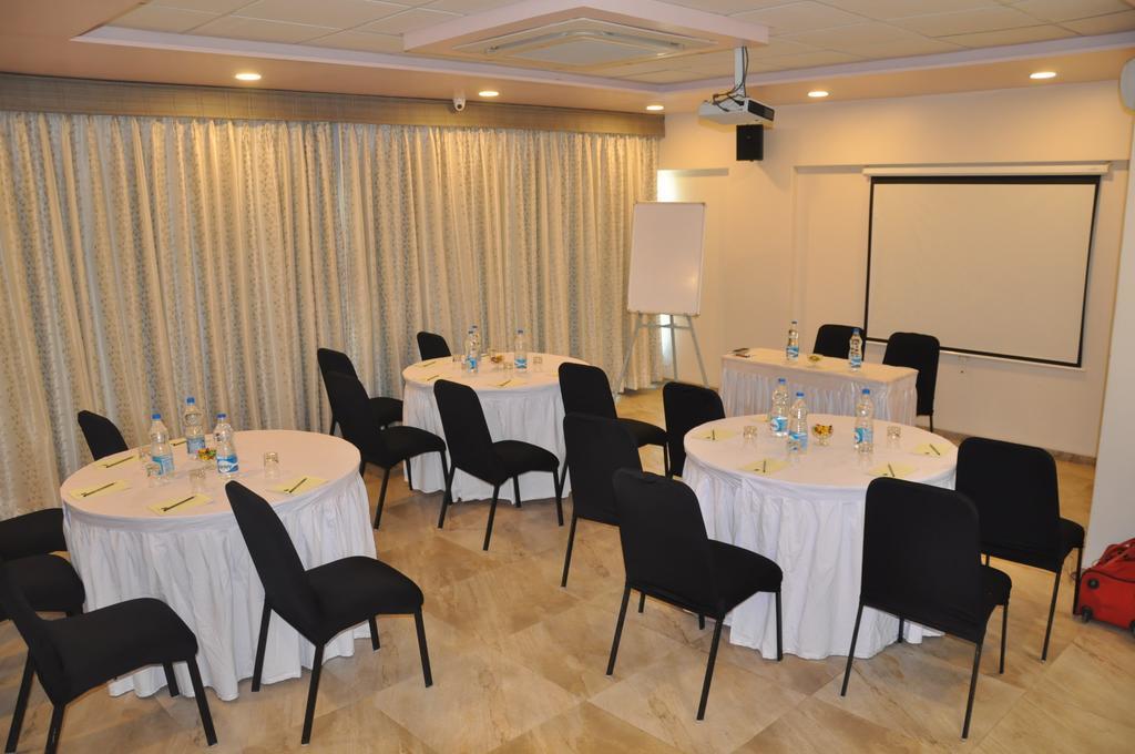 Hotel Green Olive Aurangabad  Bagian luar foto