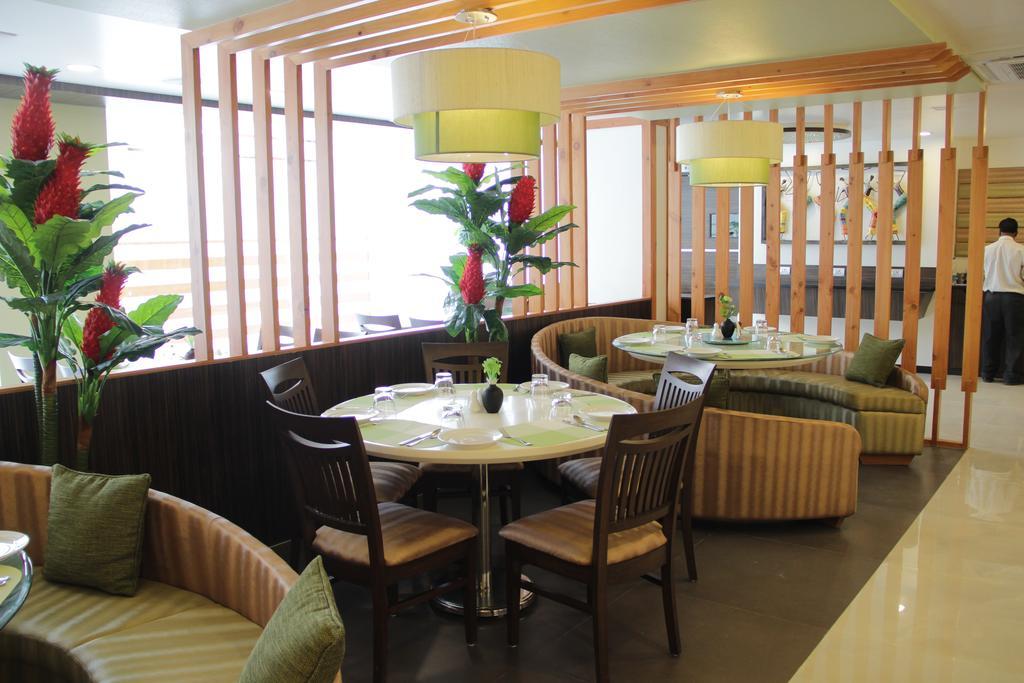 Hotel Green Olive Aurangabad  Bagian luar foto