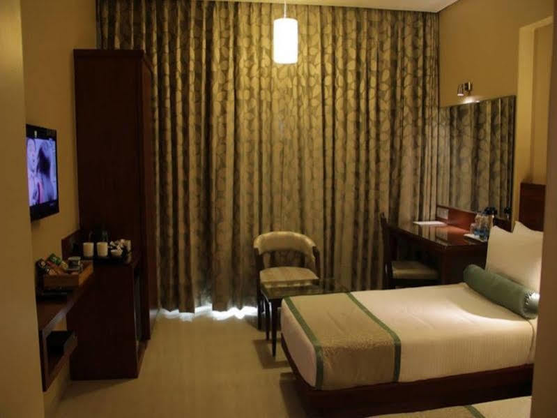 Hotel Green Olive Aurangabad  Bagian luar foto